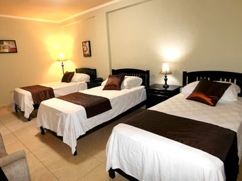 Hotel Gran Via David Esterno foto